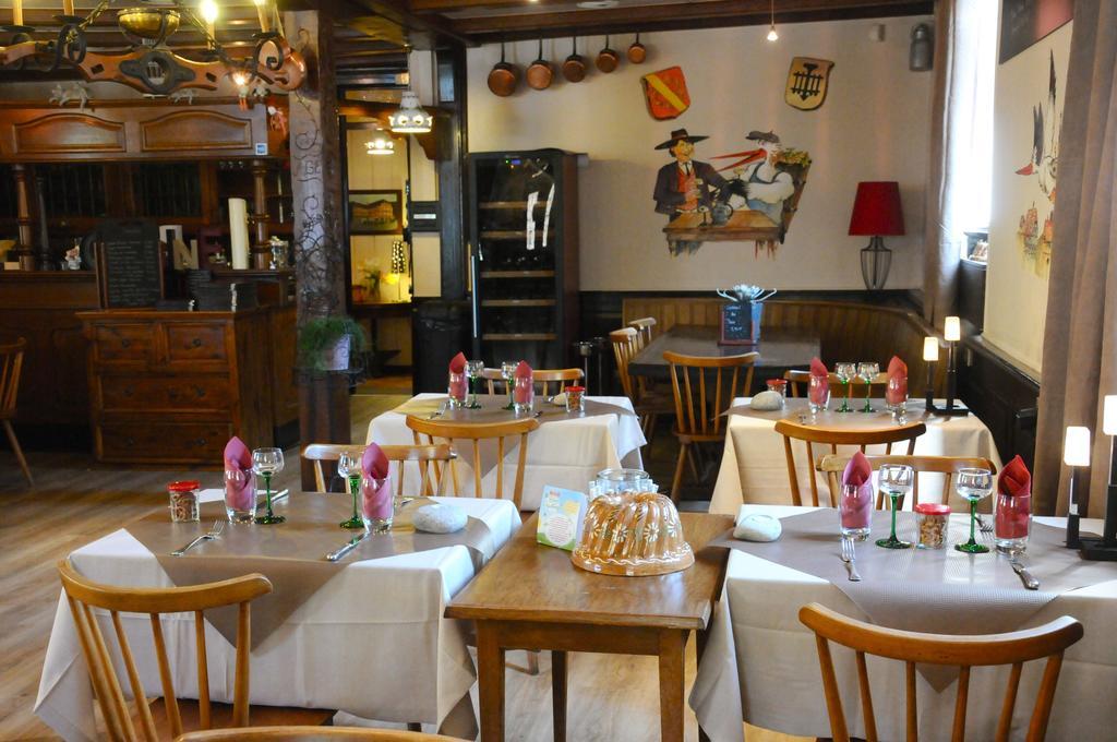 A La Maison Rouge Hotel & Restaurant Barr Esterno foto