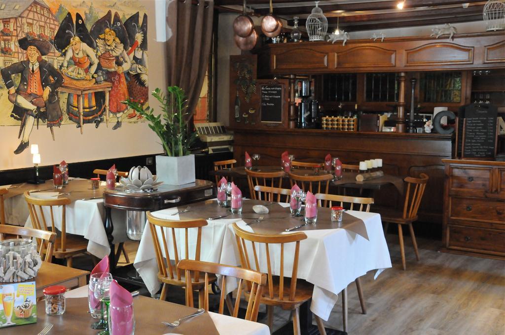 A La Maison Rouge Hotel & Restaurant Barr Esterno foto